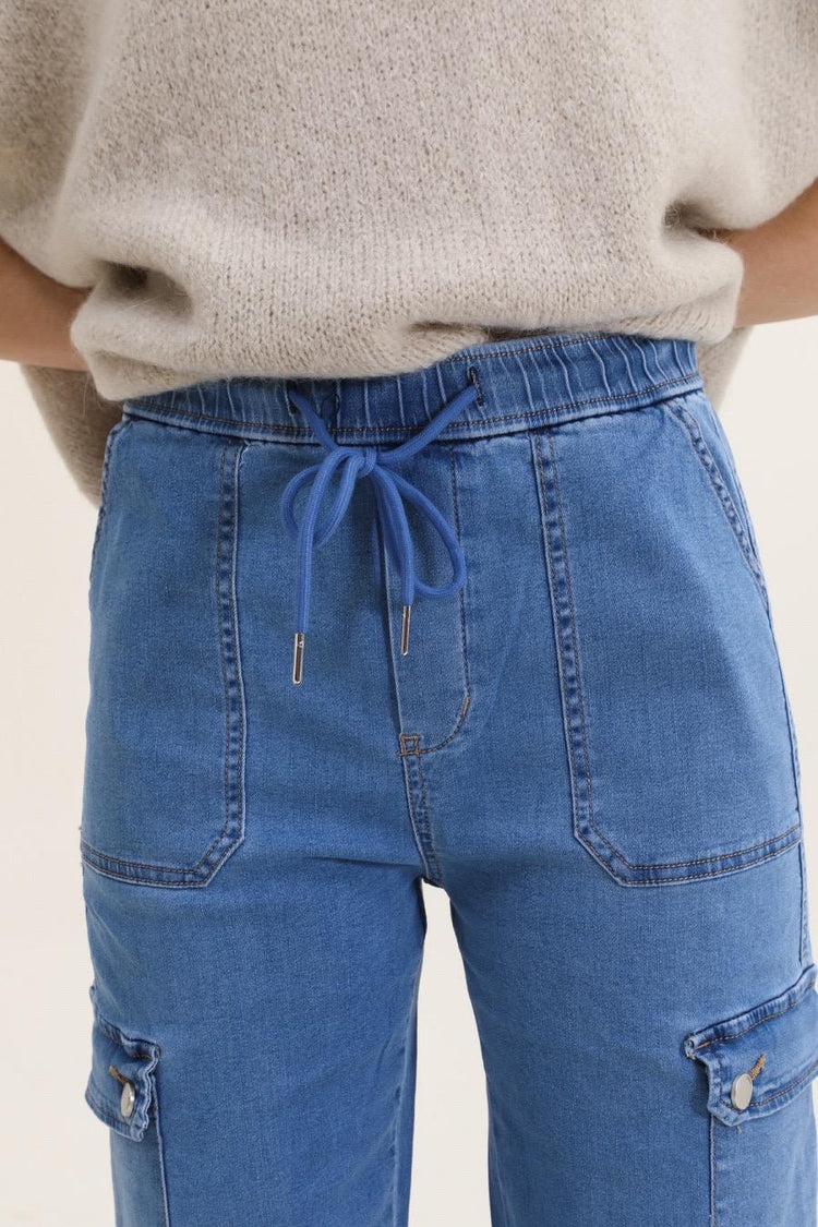 drawstring stretchy wide leg cargo jeans pocket details